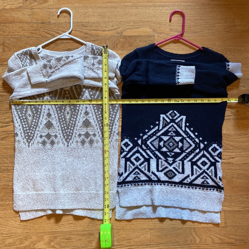 Hollister, Chico’s, Style & Company lot of 4 sweaters in good to VGU condition. - Picture 3 of 10